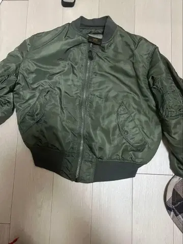 올리브 그린 MA-1 자켓