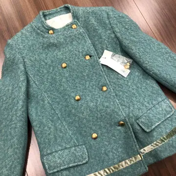 그린 미사용 골드 버튼 코트