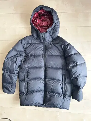 유니클로 +J 라이트 다운 볼륨 후드티 M