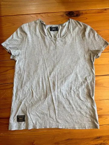 glamb 그레이 T셔츠 크루넥