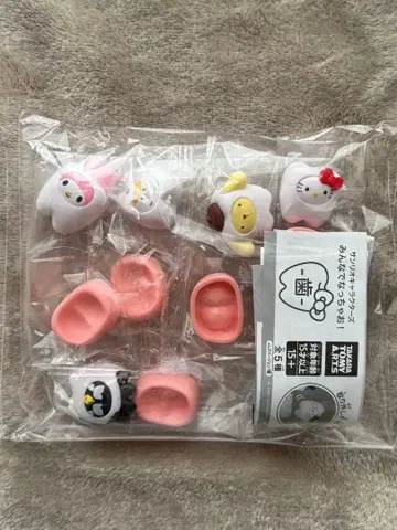 다 같이 되자! 치아 산리오 캐릭터즈 세미 컴프 가챠가챠