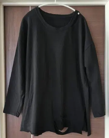 새상품급! antiqua 데미지 가공 티셔츠