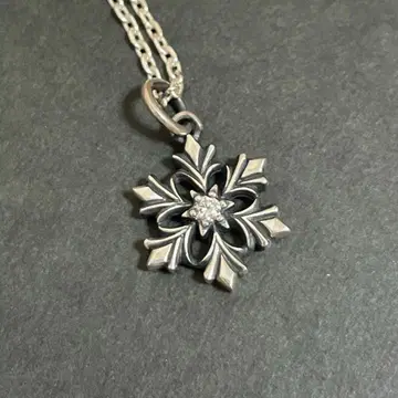 눈꽃 목걸이 FUNKOUTS