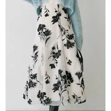 MERCURYDUO 플로키 프린트 플레어 스커트