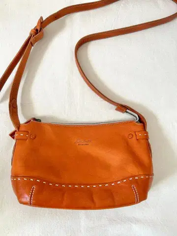 Dakota 가죽 숄더백 스티치 이탈리아제 소가죽