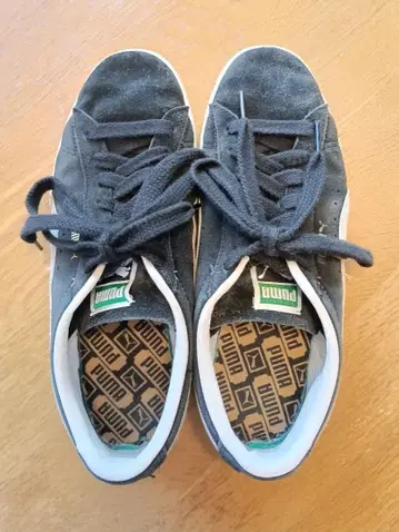 PUMA 블랙 스웨이드 스니커즈