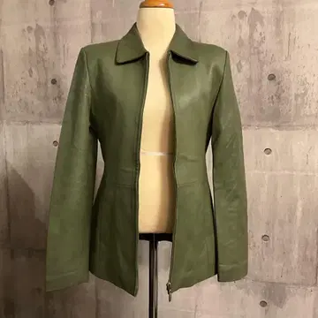 올리브 그린 가죽 자켓