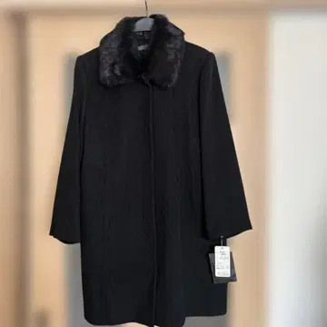 블랙 퍼 옷깃 롱 코트