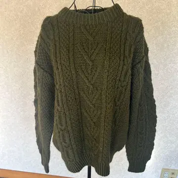 손뜨개질 올리브 그린 케이블 니트 스웨터