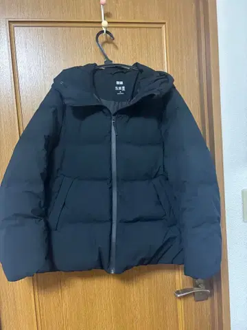 유니클로 후드 부착 블랙 다운 자켓 M