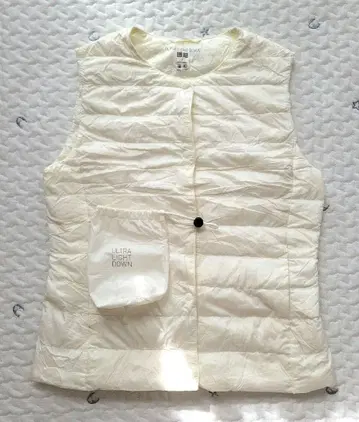 유니클로 울트라 라이트 다운 베스트 S