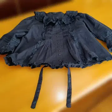 PINK HOUSE 다크 네이비 프릴 긴팔 블라우스