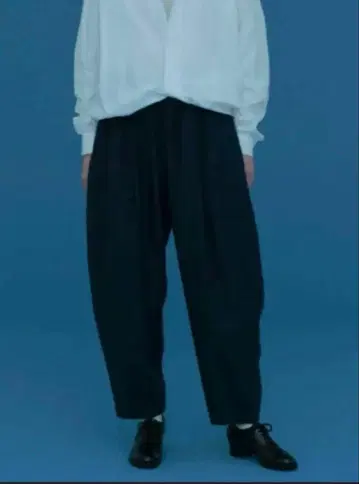 네이비 와이드 팬츠 Cacco 코쿤 팬츠 Kanoco 호보니치