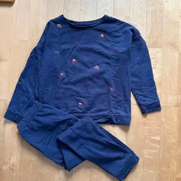 GU 헬로키티 맨투맨 셋업 네이비 M