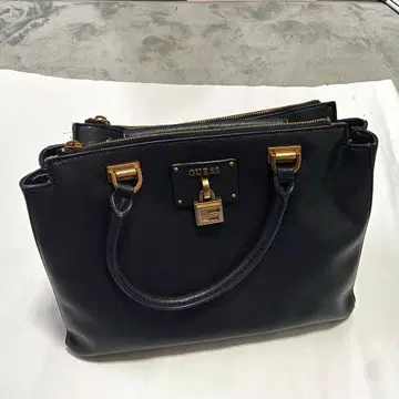 GUESS CENTRE STAGE Status Satchel 백