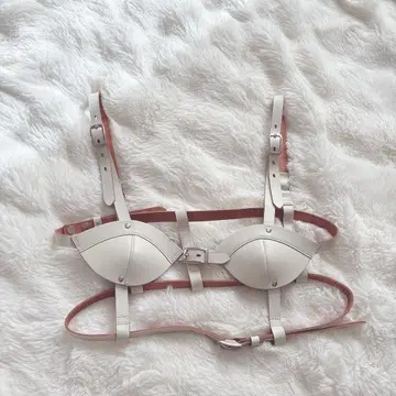 LITMUS Her Praha 가죽 하네스