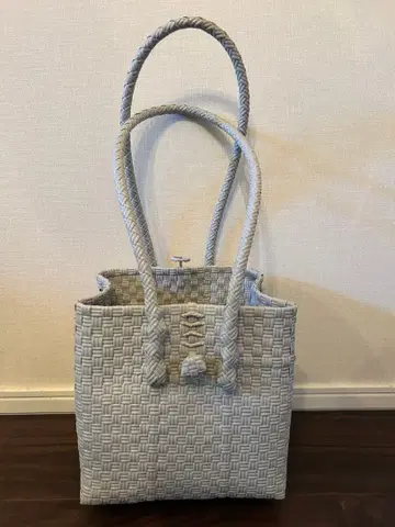 그레이 바스켓백 뜨개질 소재