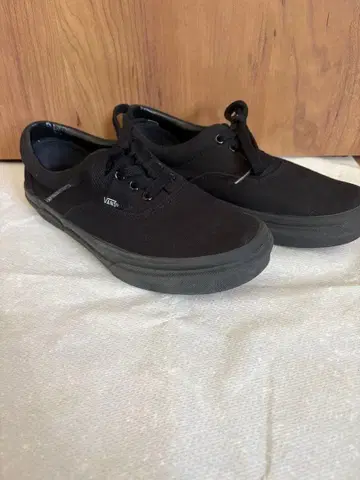 VANS 블랙 스니커즈