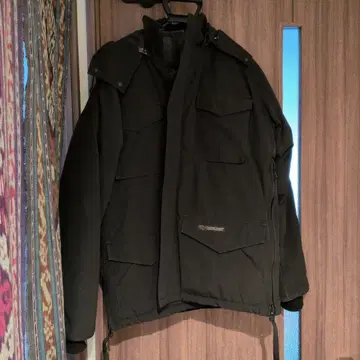 Canada Goose 블랙 다운 자켓