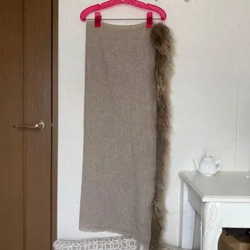 퍼가 달린 대형 스톨