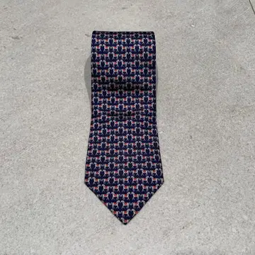 Salvatore Ferragamo 말 패턴 넥타이