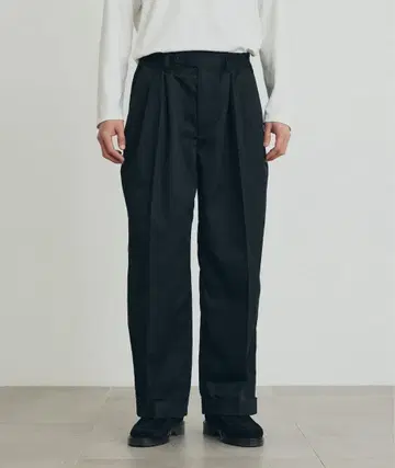 PUBLIC TOKYO 에버크리즈 치노 이지 슬랙스