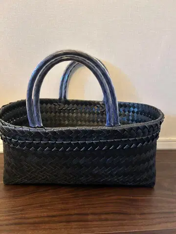 블랙 뜨개질 타원형 핸드백