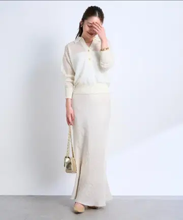 La boutique BonBon 반짝이는 새틴 롱 내로우 스커트 38