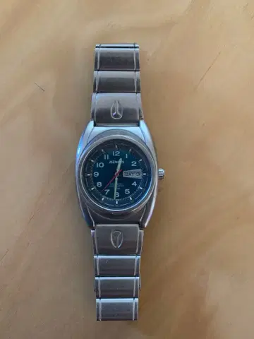 닉슨 파랑 다이얼 손목시계 쿼츠