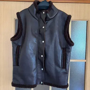 SHAGGIE 브라운 합성 피혁 보아 베스트 아우터 무스탕