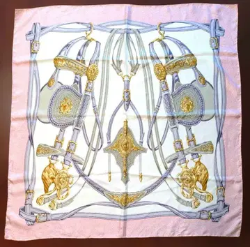 TRUSSARDI 트루사르디 대형 실크 스카프 마구 디자인