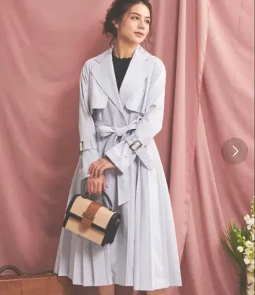 노엘라 사이드 플리츠 트렌치코트