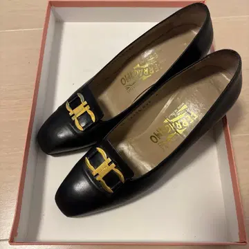 Ferragamo 블랙 펌프스