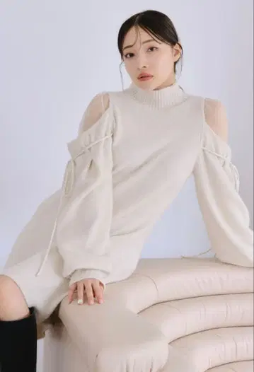 snidel 시스루 숄더 미니 니트 원피스