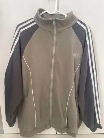 지저인 트랙 자켓