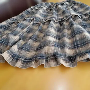 핑크하우스 파랑과 화이트 체크 무늬 프릴 롱 스커트