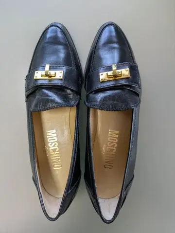 MOSCHINO 블랙 로퍼