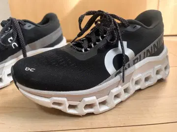 온 여성용 클라우드몬스터 2 Cloudmonster 2 23.5