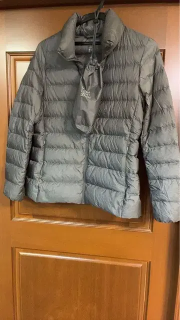 유니클로 울트라 라이트 다운 M 사이즈