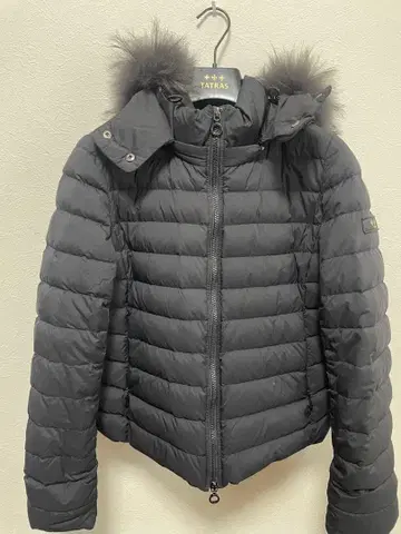 TATRAS 블랙 후드 부착 다운 자켓