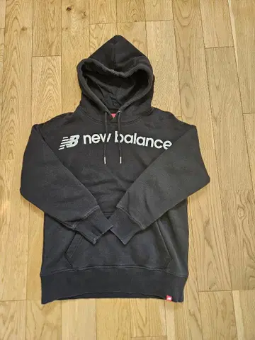 new balance 후드 부착 후드티 S 블랙