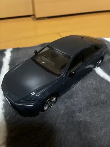 도요타 크라운 세단 컬러 샘플