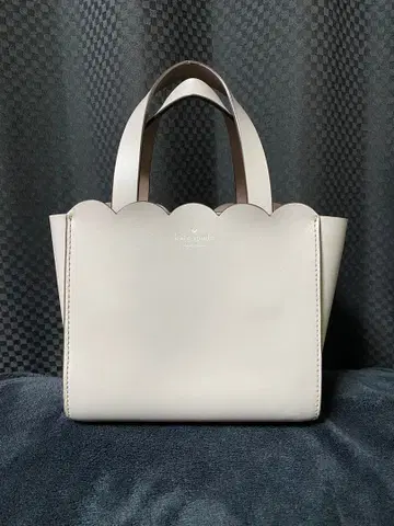 케이트 스페이드 스캘럽 엣지 숄더백