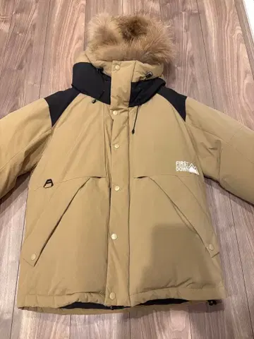 퍼스트 다운 다운 자켓 베이지/블랙 스몰