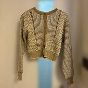 퍼블릭 도쿄 베이지 뜨개질 무늬 크롭 가디건