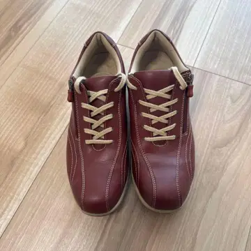 YONEX 버건디 가죽 스니커즈