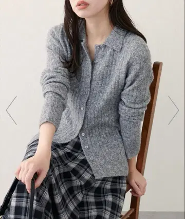 내추럴 튤 모헤어 터치 카라 부착 니트 그레이