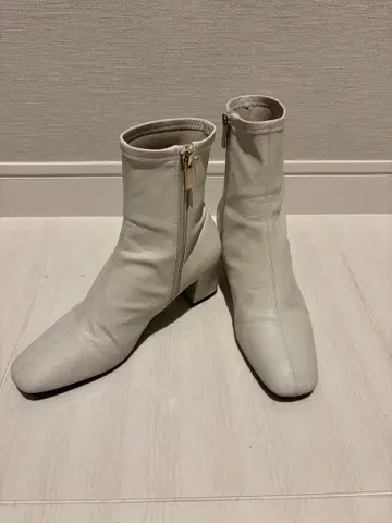 르 탈론 화이트 숏부츠 L