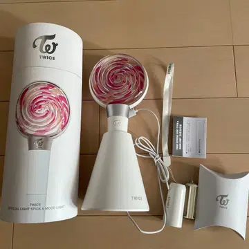 TWICE 초대 응원봉