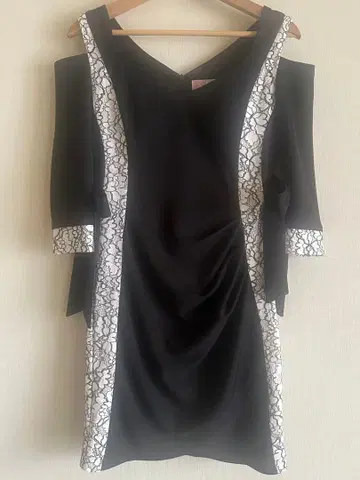 소브레 오프숄더 원피스 M